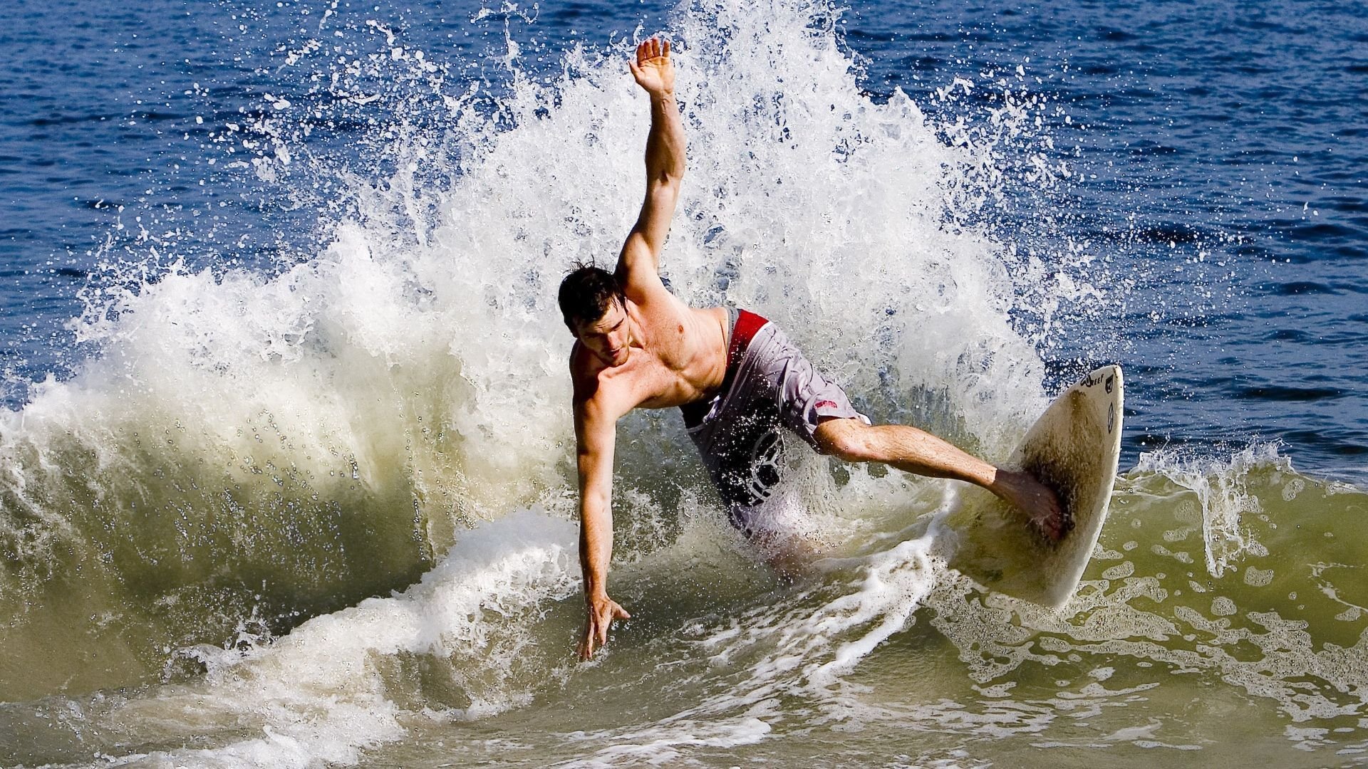 开云官方-体育新闻中心推动基层体育内容精准扶贫传播项目，体育+扶贫